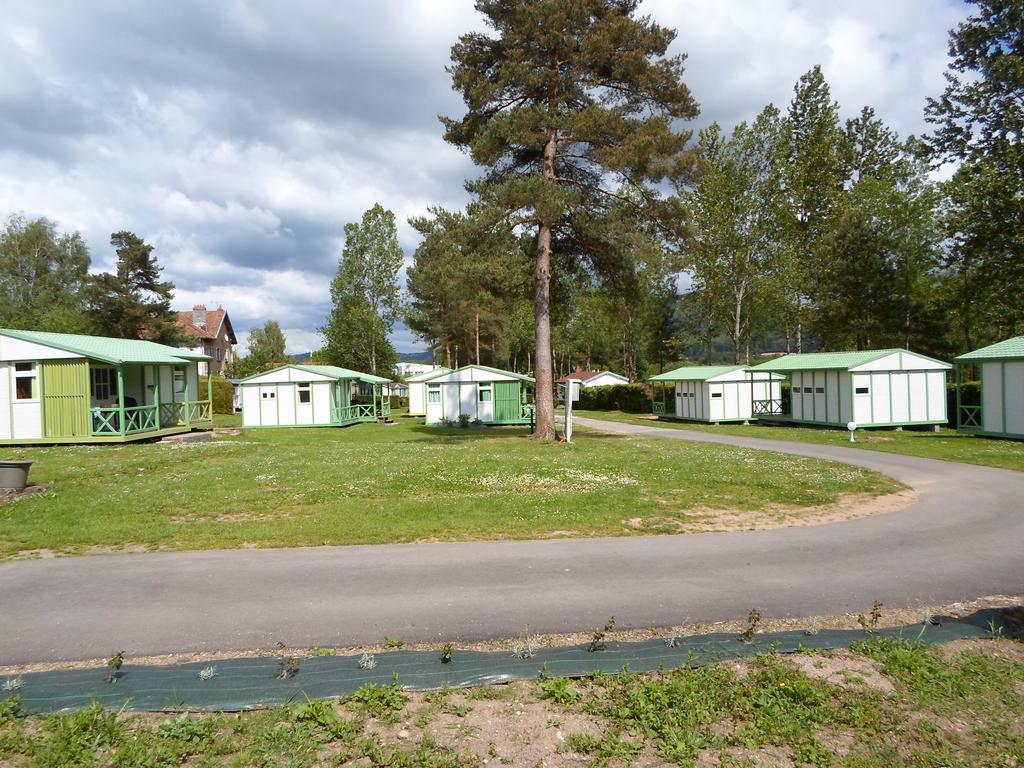 Camping Les Pinasses La Chapelle (Lorraine) Exterior foto