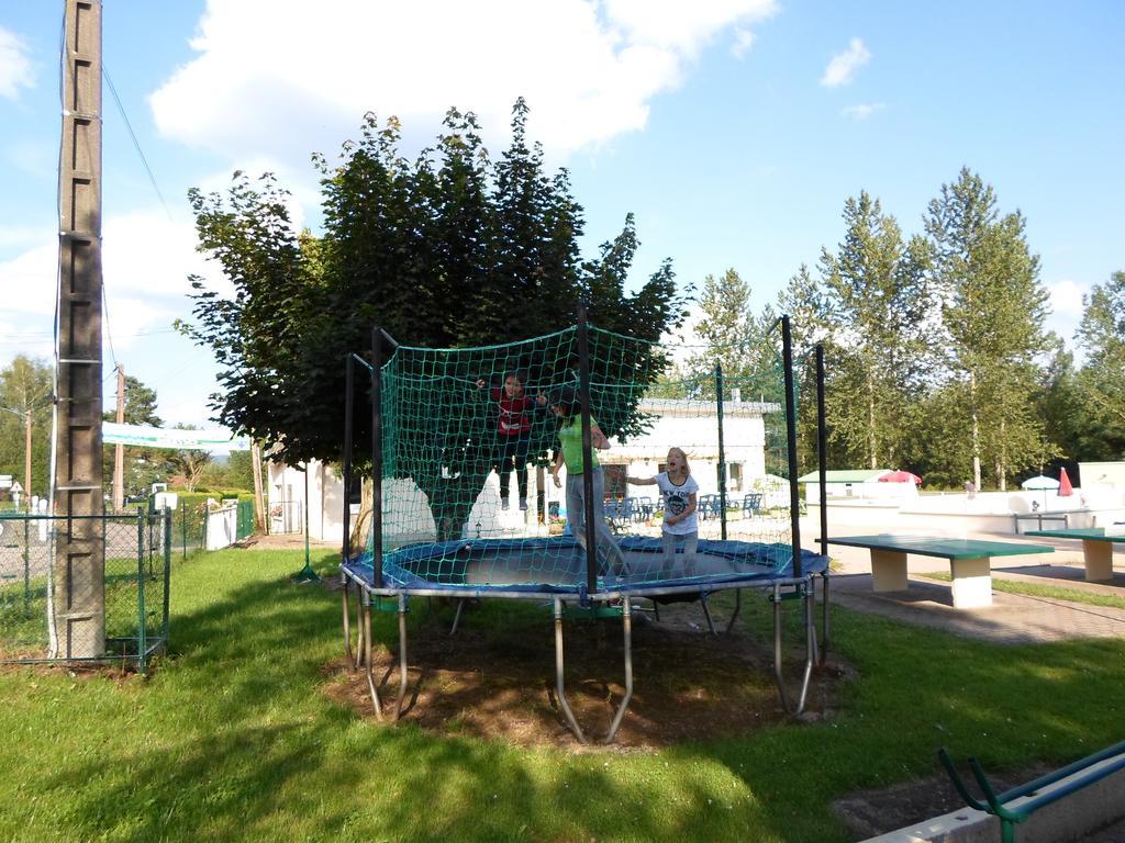 Camping Les Pinasses La Chapelle (Lorraine) Exterior foto